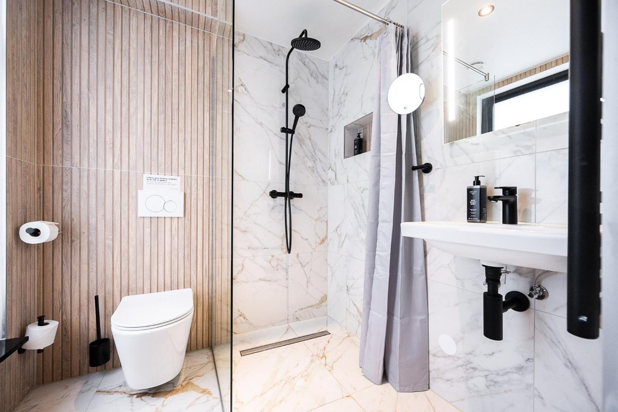 Limehome Amsterdam Leidsekruisstraat Ngoại thất bức ảnh